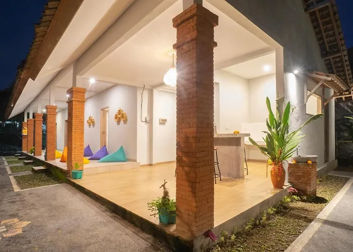 Ostello Aura House *
